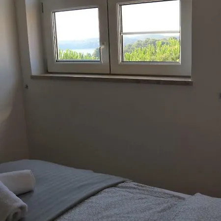 Kiki 아파트 로비니