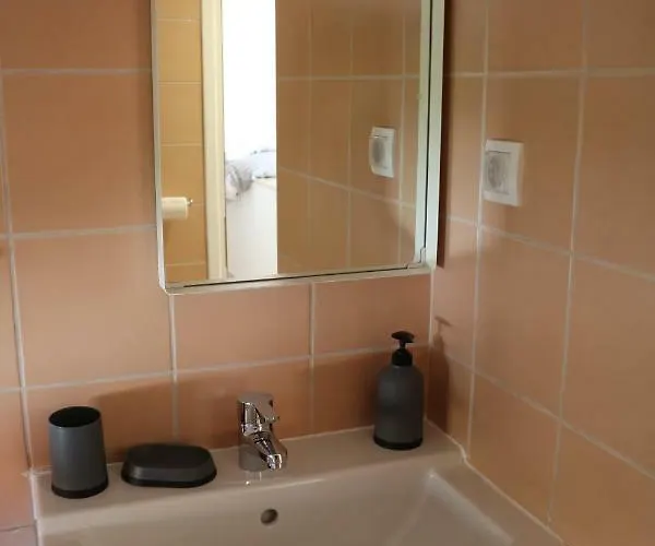 아파트 Kiki 로비니