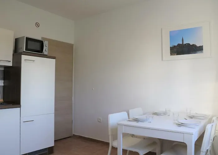 Kiki 아파트 로비니